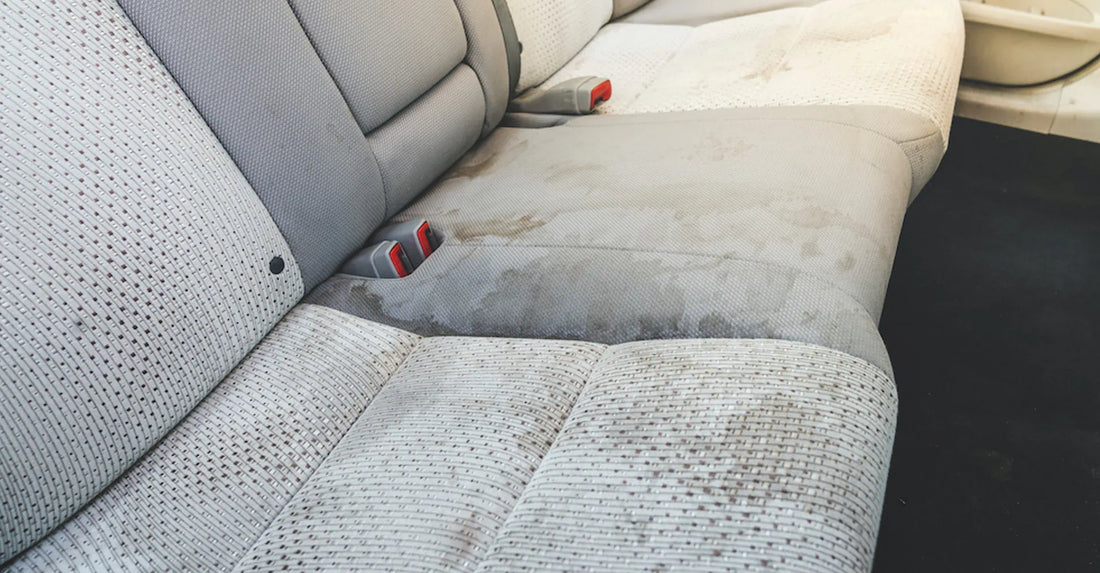 Sfaturi utile pentru curatare tapiterie auto. Care sunt pericolele din spatele unei masini murdare?